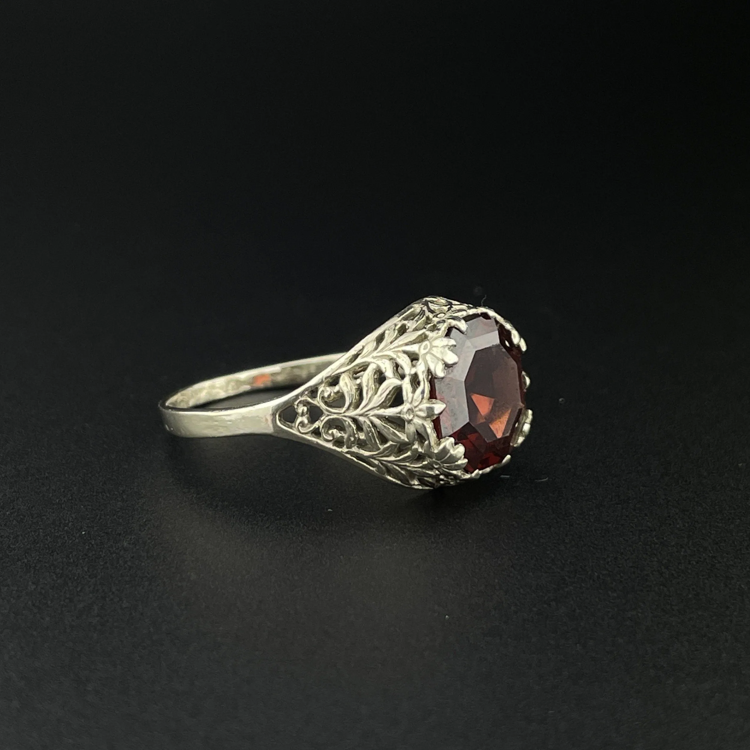 Garnet 14K White Gold Filigree Edwardian Ring, Sz 9.5