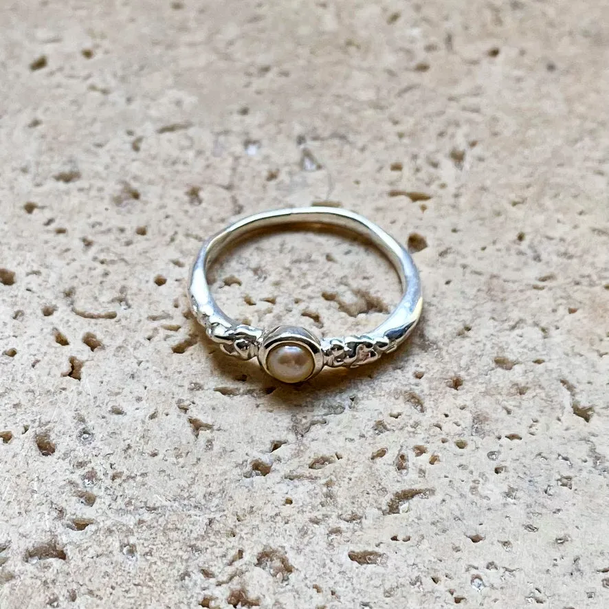 Pearl Delicate Round Gemstone Ring - Gypsy