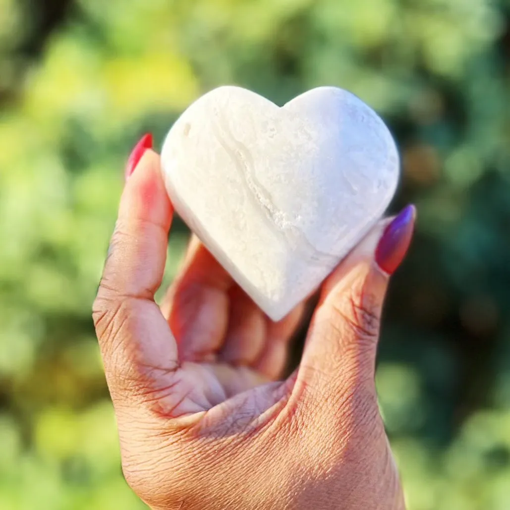 UV-Reactive Mangano Calcite Heart